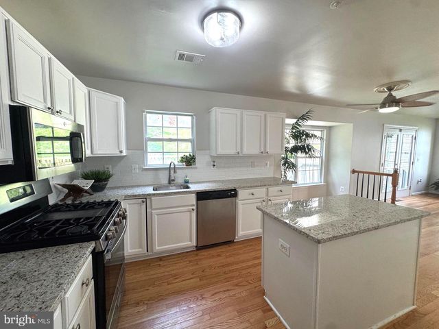 2000 CHITA CT, Temple Hills, MD 20748