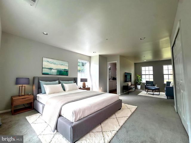 2000 CHITA CT, Temple Hills, MD 20748