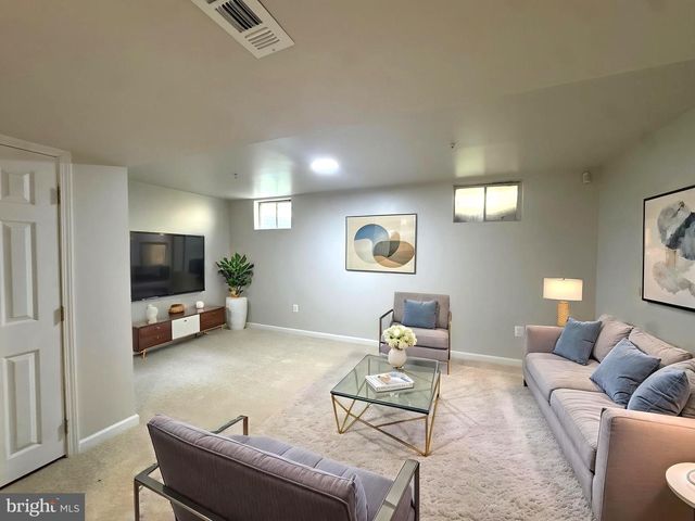 2000 CHITA CT, Temple Hills, MD 20748