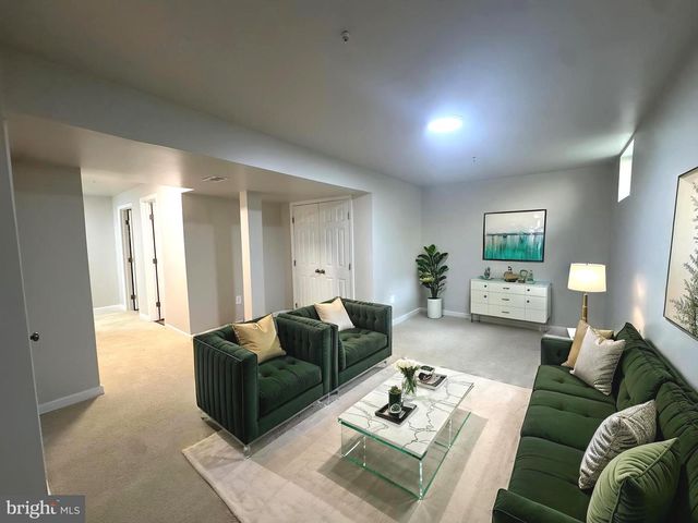 2000 CHITA CT, Temple Hills, MD 20748