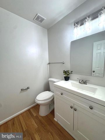 2000 CHITA CT, Temple Hills, MD 20748