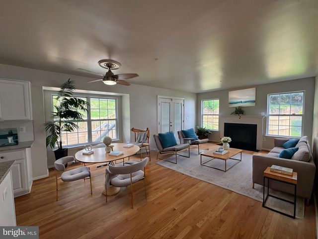 2000 CHITA CT, Temple Hills, MD 20748