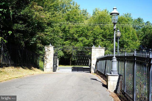 12000 RIVER RD, Potomac, MD 20854