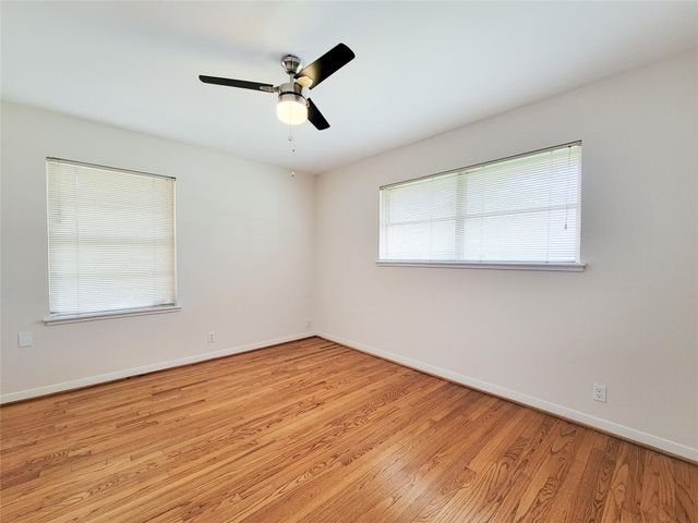 5442 Kinglet Street, Houston, TX 77096