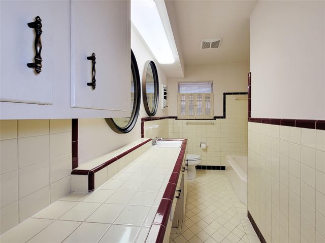 5442 Kinglet Street, Houston, TX 77096