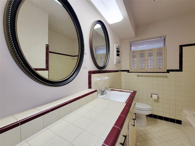 5442 Kinglet Street, Houston, TX 77096