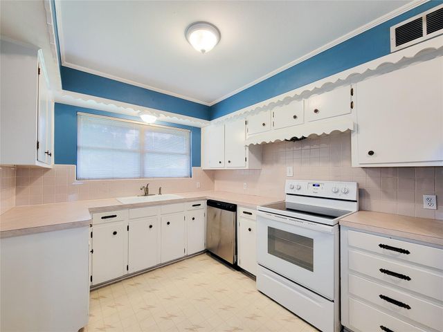 5442 Kinglet Street, Houston, TX 77096