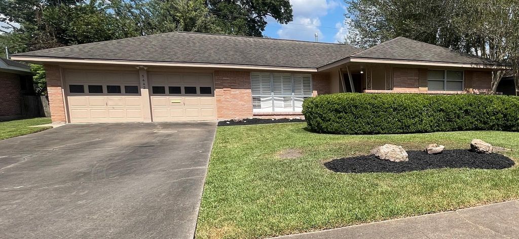 5442 Kinglet Street, Houston, TX 77096