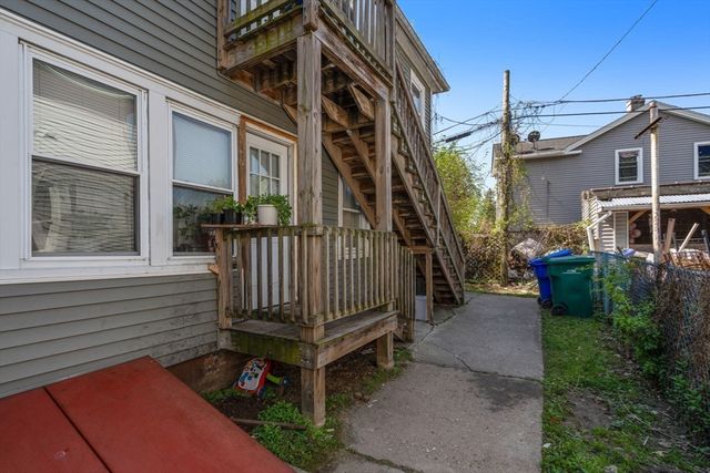 55-59 Margaret St, Springfield, MA 01105