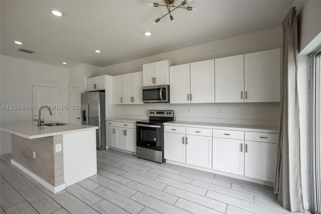 833 SE 19th St, Homestead, FL 33034