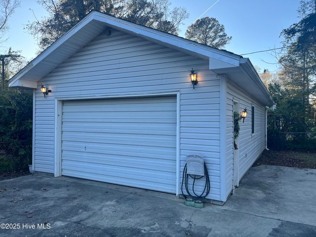 113 N Thompson Street, Whiteville, NC 28472