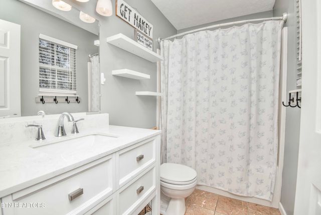 6111 Emerald Hills Lane, Knoxville, TN 37912