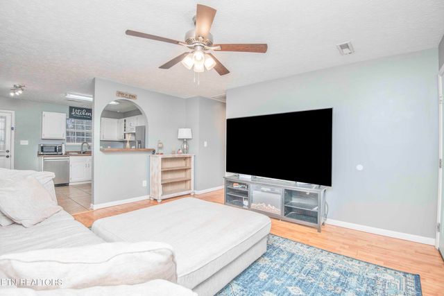 6111 Emerald Hills Lane, Knoxville, TN 37912