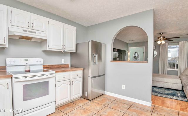 6111 Emerald Hills Lane, Knoxville, TN 37912