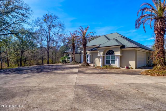25168 Hillbrooke Lane, Pass Christian, MS 39571