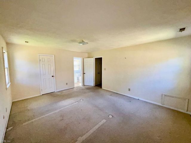 4444 Leatherwood DR, Virginia Beach, VA 23462