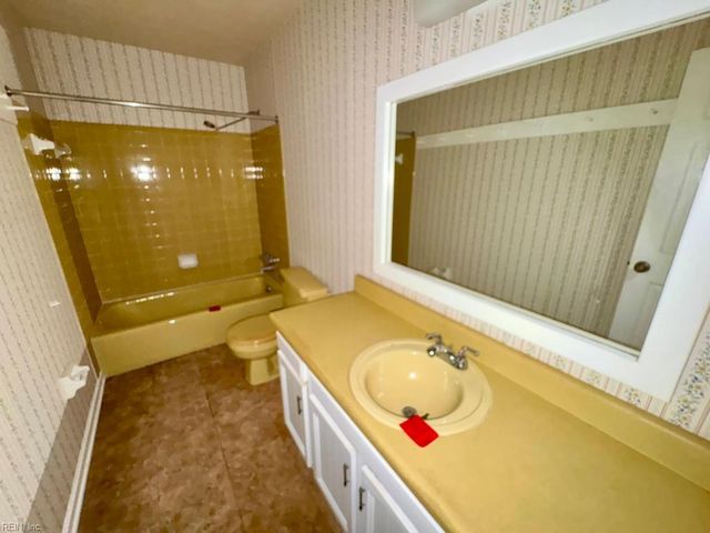 4444 Leatherwood DR, Virginia Beach, VA 23462