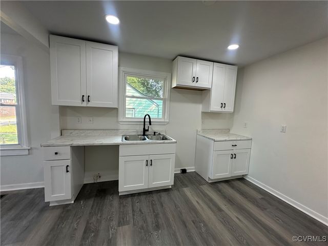 29 Cherry St, Petersburg, VA 23803