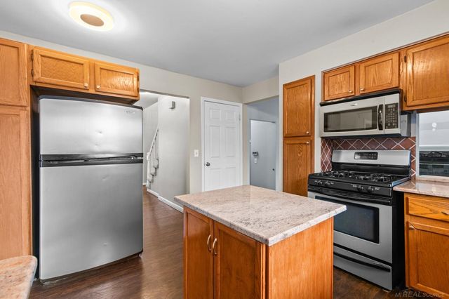 20798 Dunham Road, Clinton Township, MI 48038