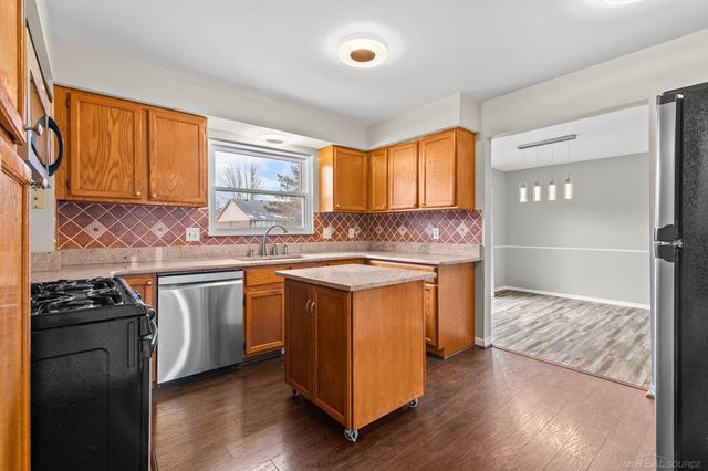 20798 Dunham Road, Clinton Township, MI 48038