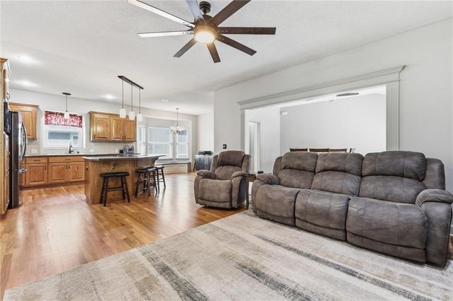 21414 Clear Creek Parkway, Shawnee, KS 66218