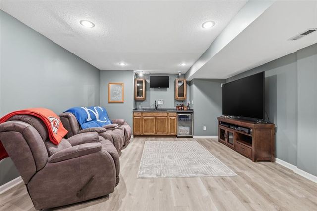21414 Clear Creek Parkway, Shawnee, KS 66218