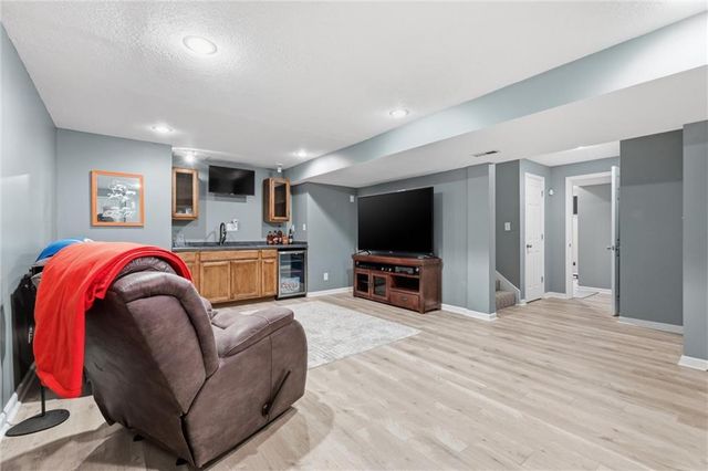 21414 Clear Creek Parkway, Shawnee, KS 66218