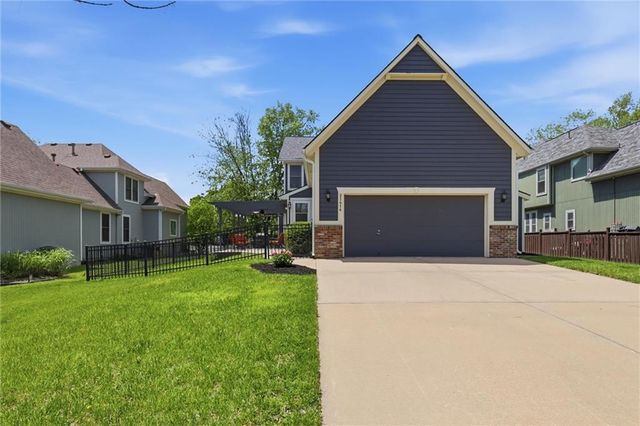 21414 Clear Creek Parkway, Shawnee, KS 66218