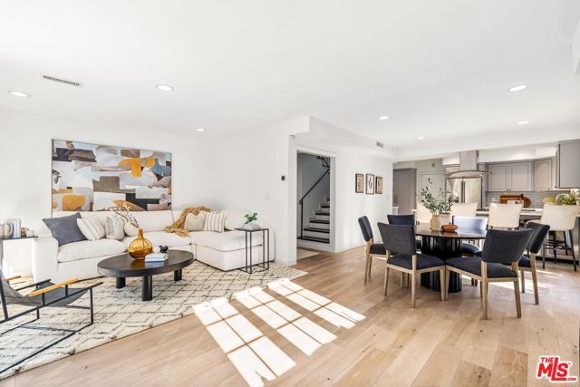 7560 Devista Drive, Los Angeles, CA 90046