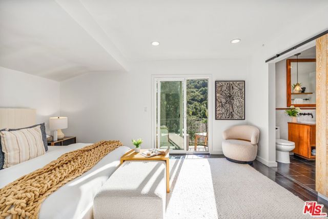 7560 Devista Drive, Los Angeles, CA 90046