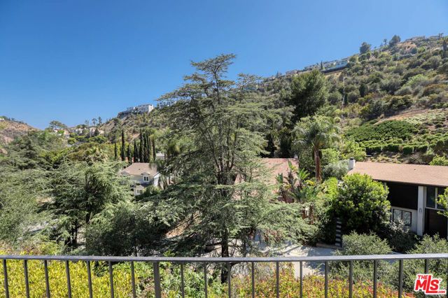 7560 Devista Drive, Los Angeles, CA 90046