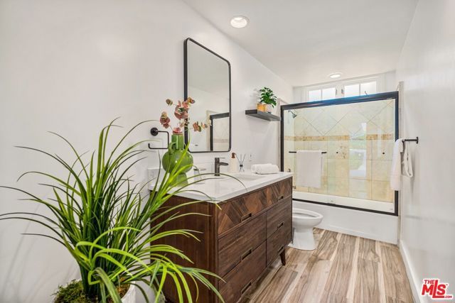 7560 Devista Drive, Los Angeles, CA 90046