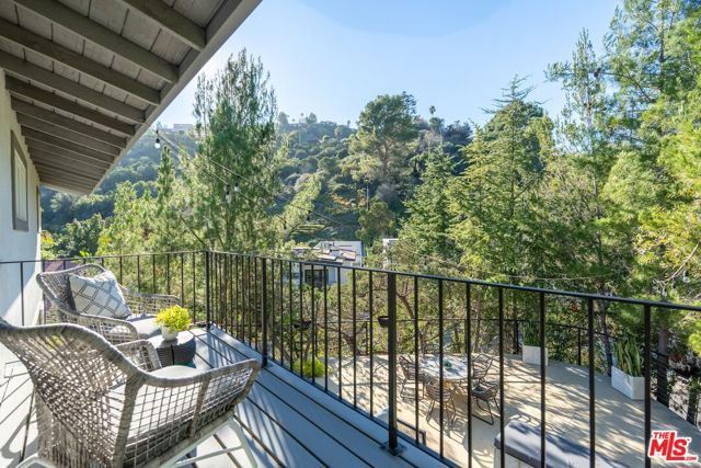 7560 Devista Drive, Los Angeles, CA 90046