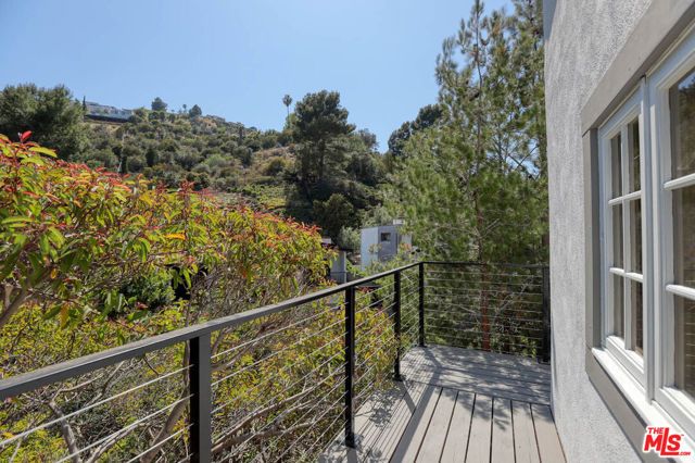 7560 Devista Drive, Los Angeles, CA 90046