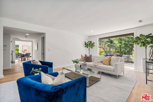 7560 Devista Drive, Los Angeles, CA 90046