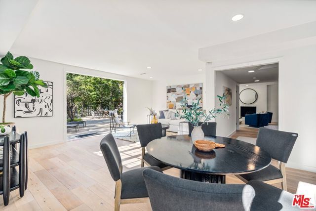 7560 Devista Drive, Los Angeles, CA 90046