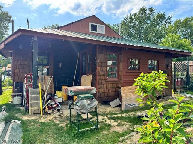 4916 Presidential Drive, Geneva On The Lake, OH 44041
