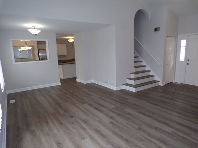 13 Redbud Court, Lake In The Hills, IL 60156