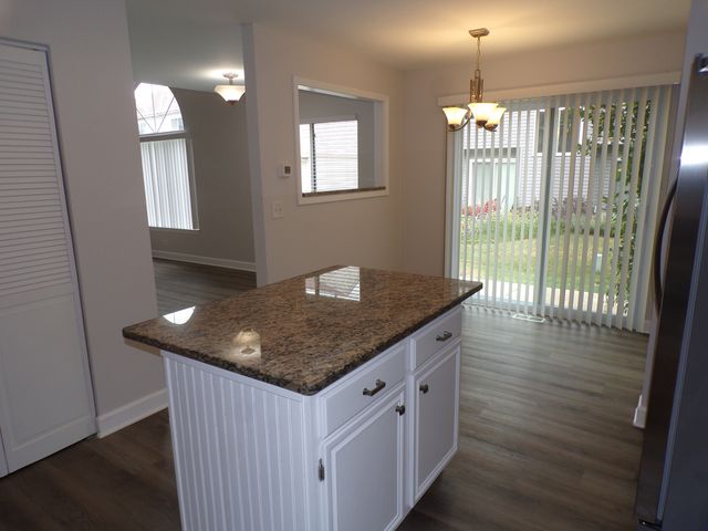13 Redbud Court, Lake In The Hills, IL 60156