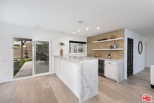 18089 Lake Encino Drive, Encino, CA 91316