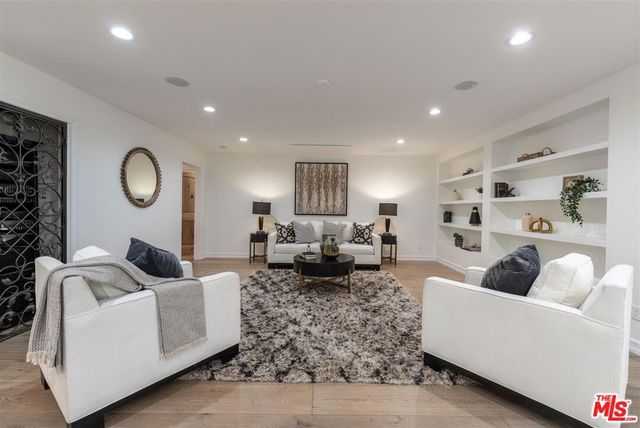 18089 Lake Encino Drive, Encino, CA 91316