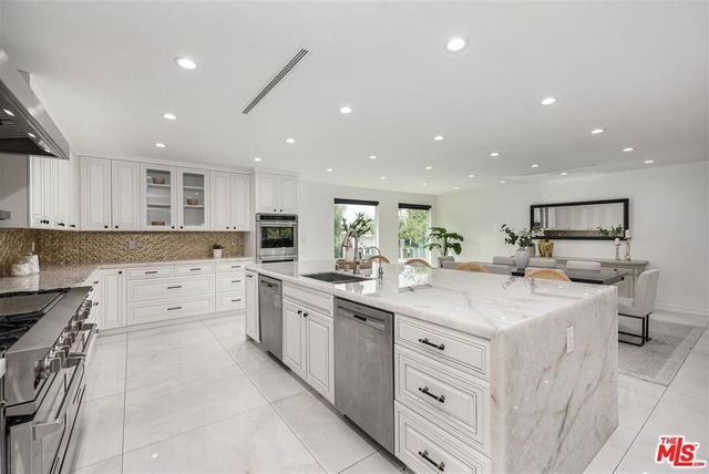 18089 Lake Encino Drive, Encino, CA 91316