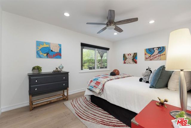 18089 Lake Encino Drive, Encino, CA 91316