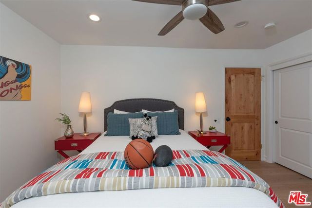 18089 Lake Encino Drive, Encino, CA 91316