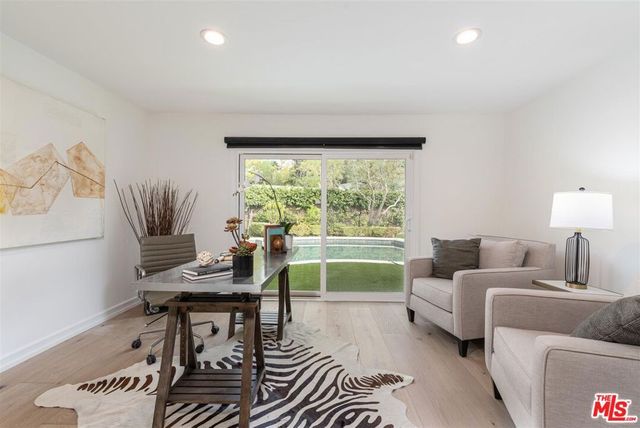 18089 Lake Encino Drive, Encino, CA 91316