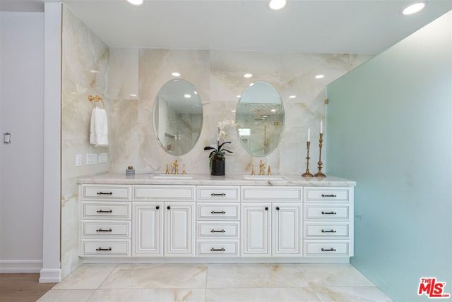 18089 Lake Encino Drive, Encino, CA 91316