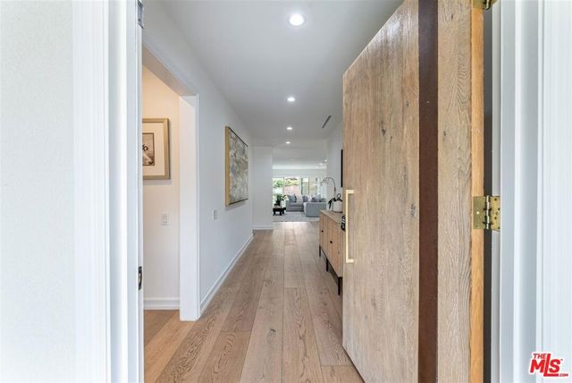 18089 Lake Encino Drive, Encino, CA 91316