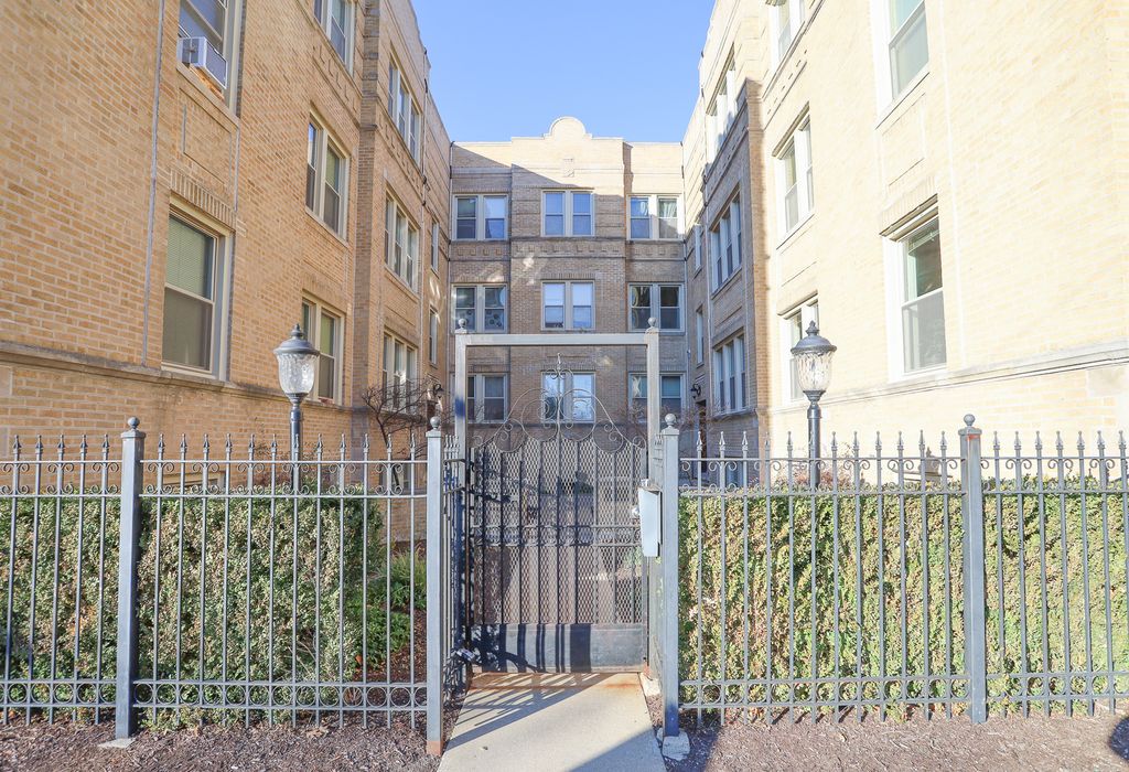 4649 N MANOR Avenue G, Chicago, IL 60625