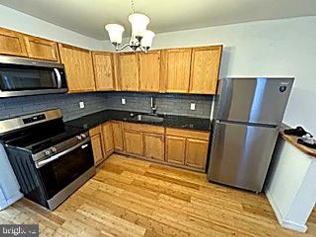 2012 E GLENWOOD AVE, Philadelphia, PA 19124