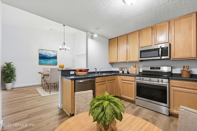 7057 SNOWY CANYON Drive 106, Jacksonville, FL 32256